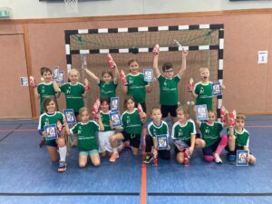 Mehr über den Artikel erfahren Trikots für die HandballMinis